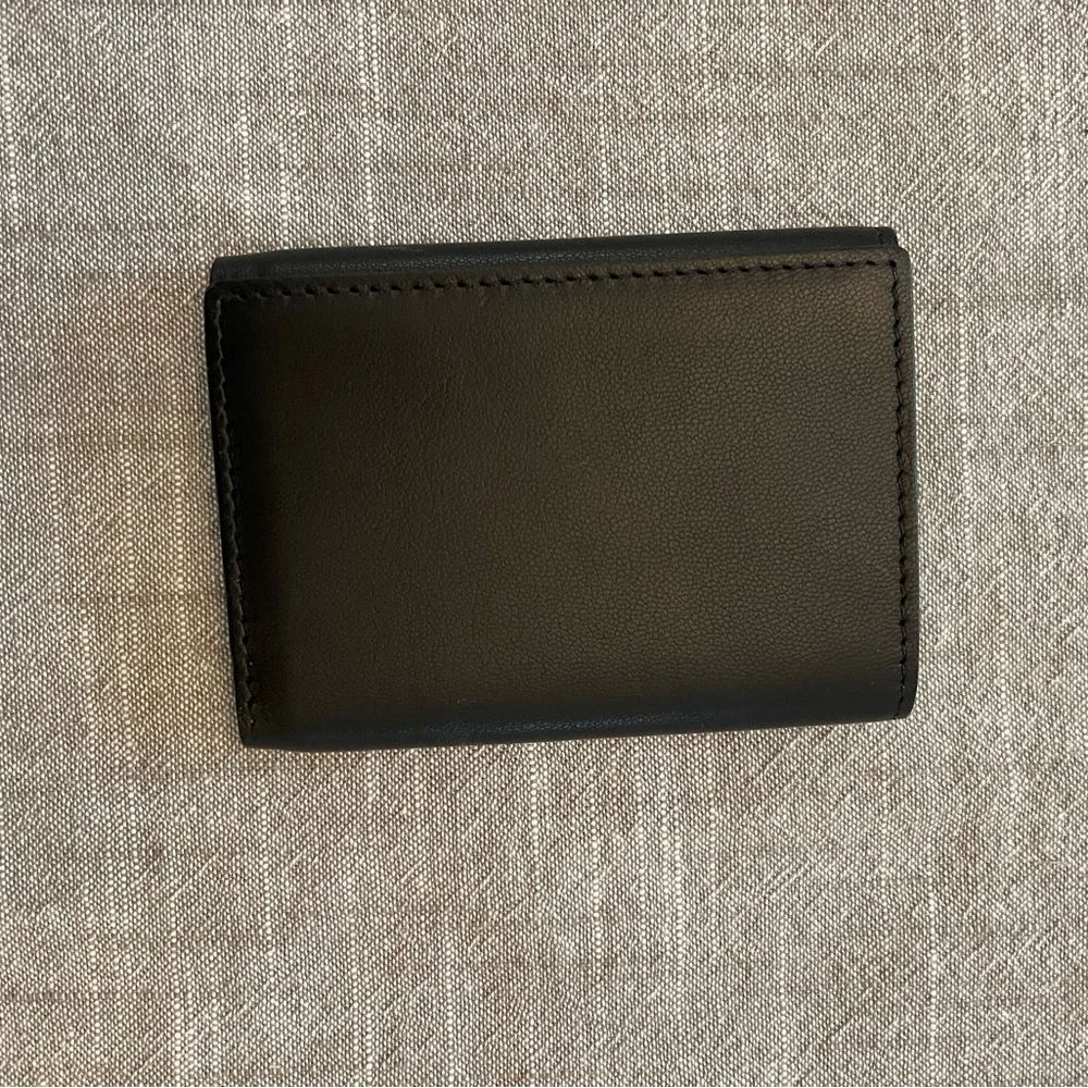 Trifold wallet